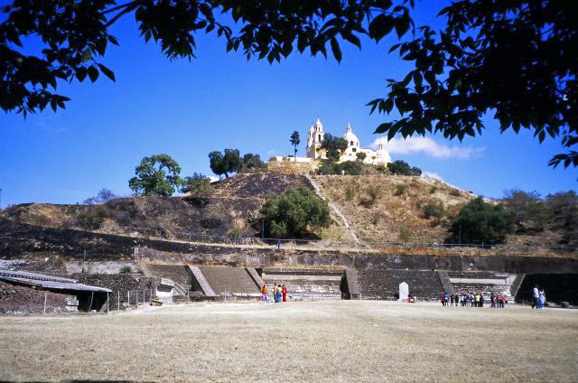 Zona arqueológica e Iglesia de Nuestra Señora de los Remedios